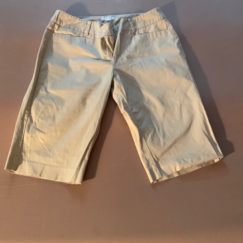 Selling shorts in very good condition any questions feel free to ask.😊